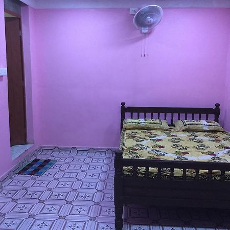 Auro Guest House 蓬蒂切里 外观 照片