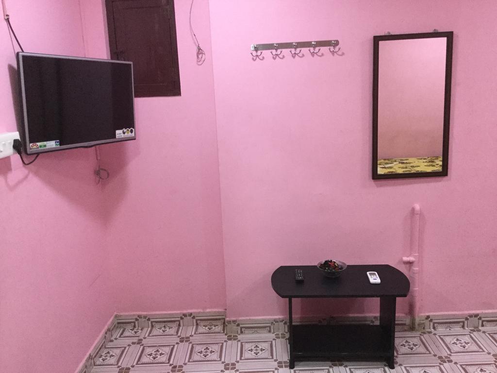 Auro Guest House 蓬蒂切里 外观 照片